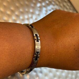 Stainless steel bracelet